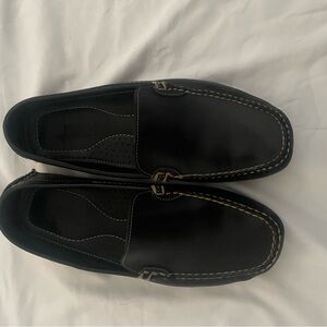Bass Black Leather Slip-On Loafers with Contrast Stitching
